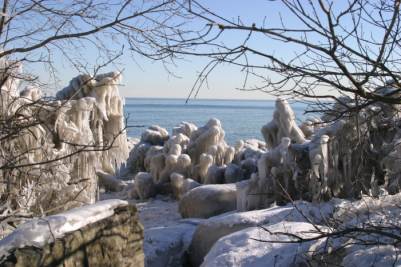 A winter wonderland of ice on lake Ontario.
